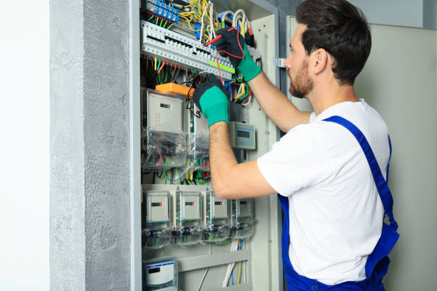 Best Emergency Electrical Repair  in Chanhassen, MN